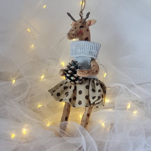 handmade primitive giraffe hanging decoration