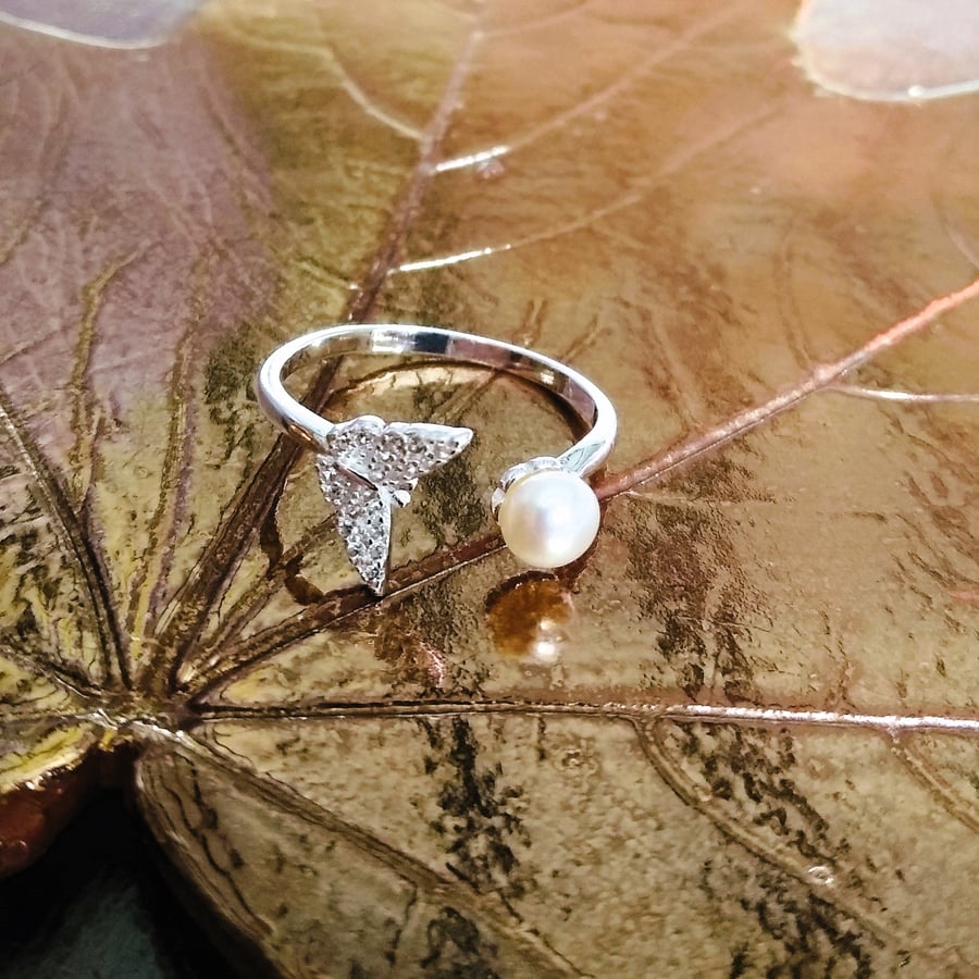 925 Silver Butterfly Open Ring With White Freshwater Pearl & Zircon Gemstones
