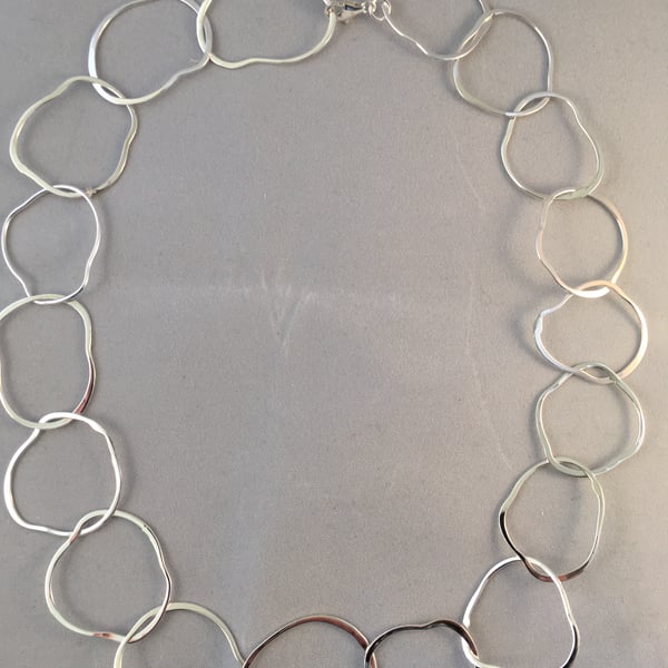 Oval loop necklace