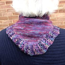 Triangular neck warmer