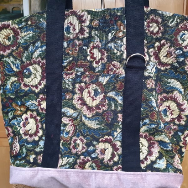 Expanding carpet bag