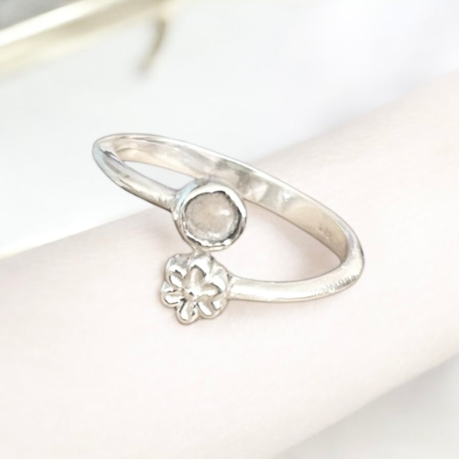 Sterling Silver Rose Quartz & Flower Ring - Gift Boxed - Size P-Q Adjustable