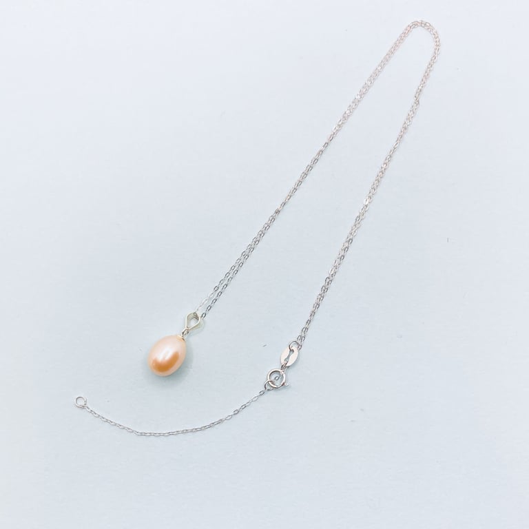Gold Oval Freshwater Pearl Pendant Necklace in Sterling Silver 