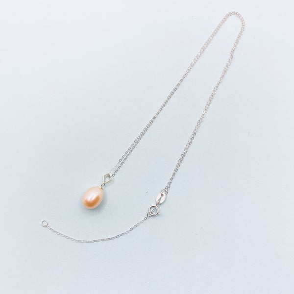 Gold Oval Freshwater Pearl Pendant Necklace in Sterling Silver 