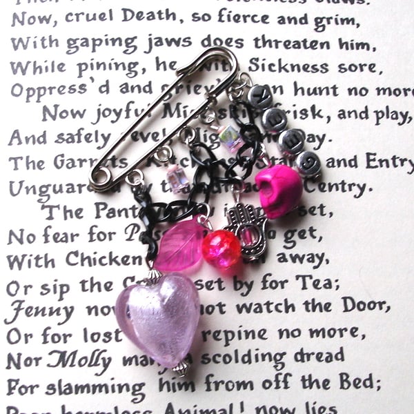 Geek Heart Kilt Pin Brooch in Hot Pink - Love Skull Alternative Gothic Valentine