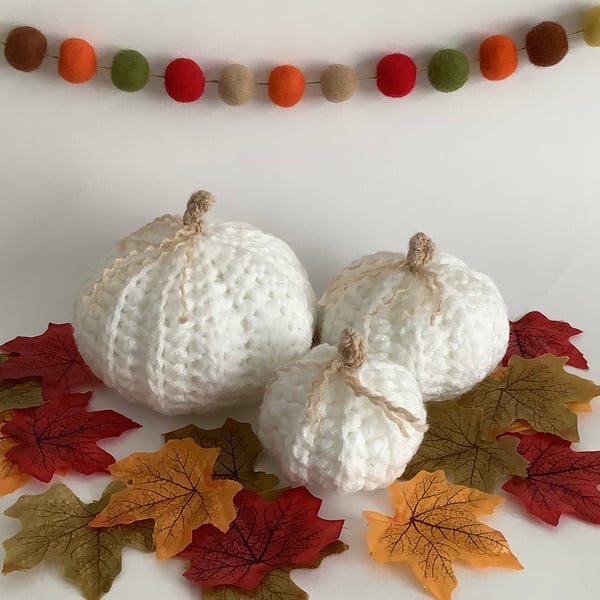 PUMPKINS .Set of 3. Autumn. White. Home decor. Halloween.