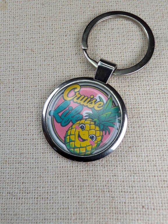 Cruise Life - Pineapple Keyring - Large Resin Topped Keychain