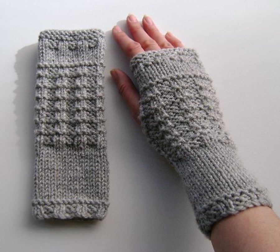 Fingerless Gloves Mittens Wrist Warmers in Grey Aran Wool