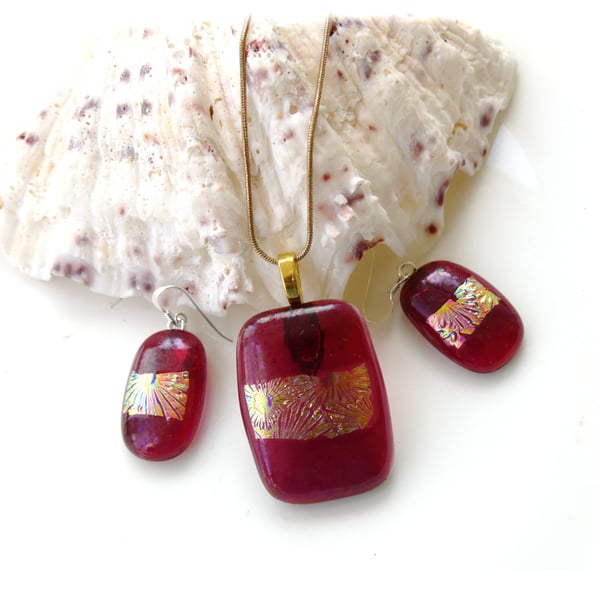 Dichroic Glass 123 Pendant Earring Set Deep Cranberry Gold Plated Chain