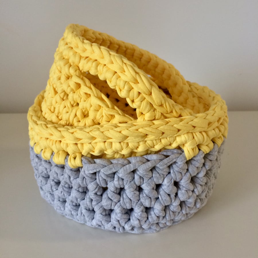 Set of 2 crochet baskets - yellow and grey
