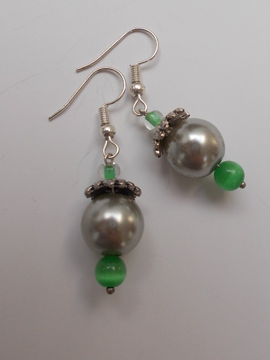 Pearly Green Beaded Handmade Earrings