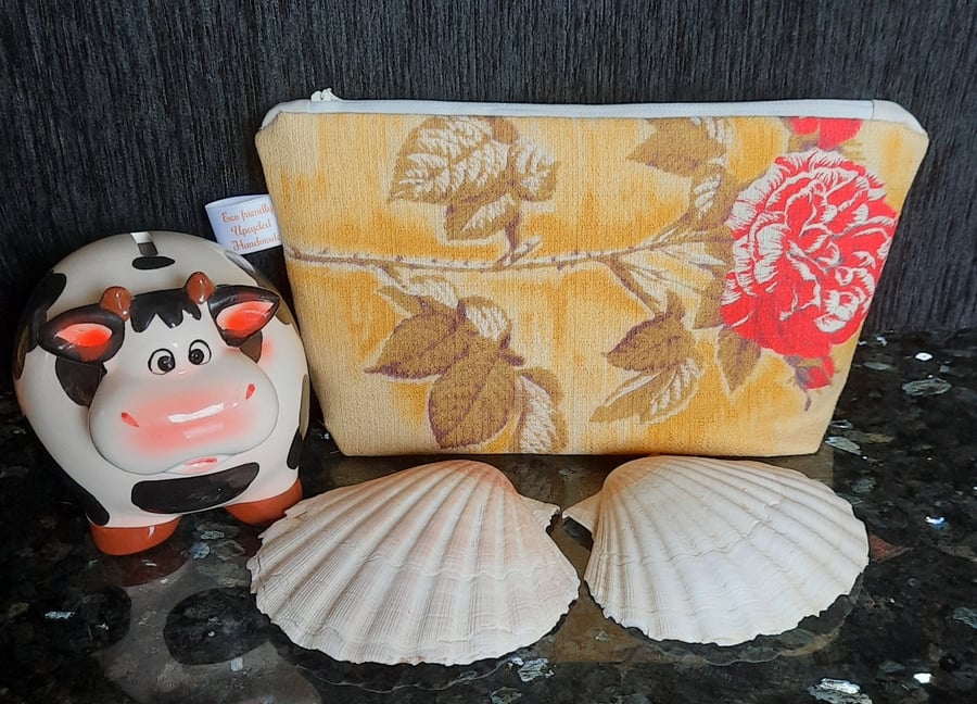 Lovely retro zip pouch yellow with red roses