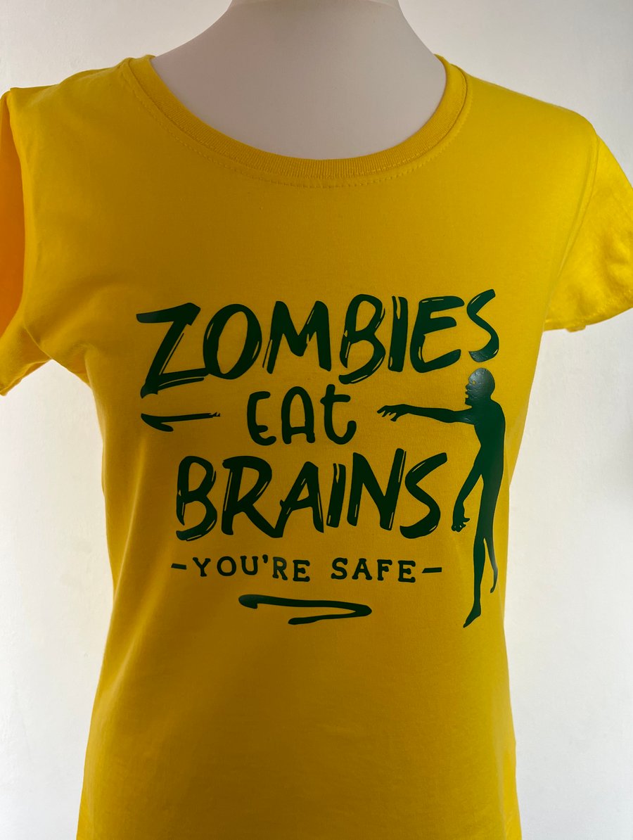 Men's Women's Kid's Halloween T Shirt 'ZOMBIES EAT BRAINS - YOU'RE SAFE'
