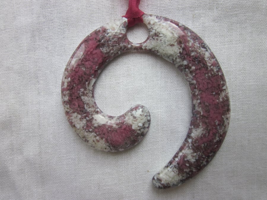 Handmade cast glass pendant - Marbled valerian swirl