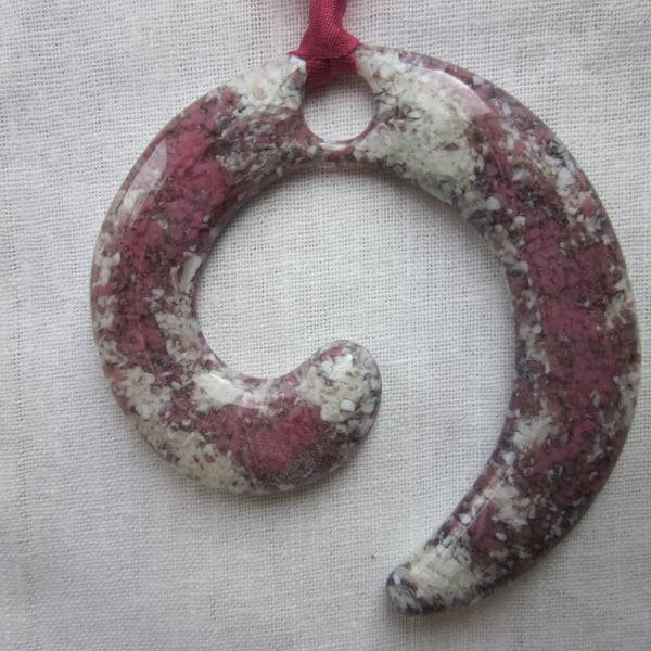 Handmade cast glass pendant - Marbled valerian swirl