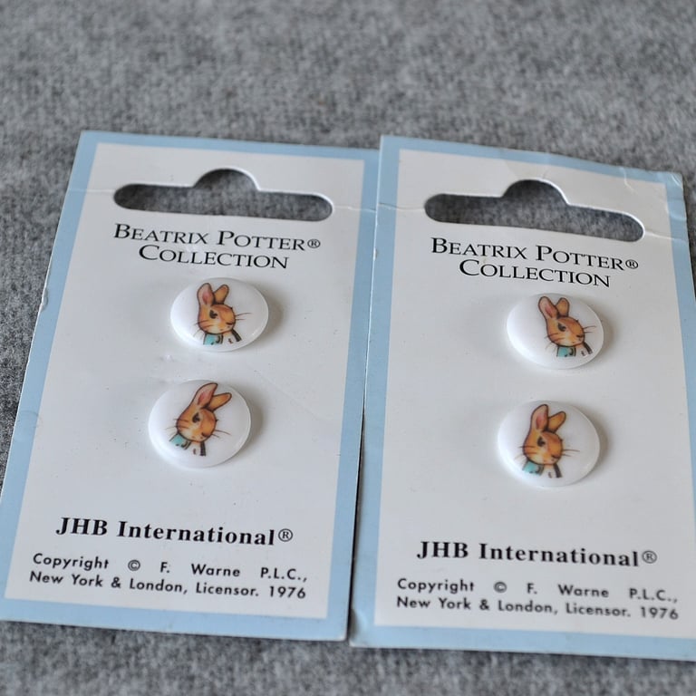 DESTASH: 4 Vintage Beatrix Potter Peter Rabbit Plastic Buttons on Original Card