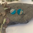 Stud earrings in teal and gold