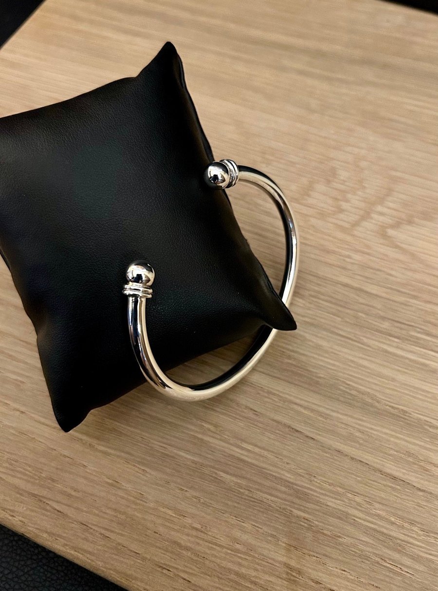"Ceremonia" - Heavy Sterling Silver Torc Bangle - Made to any size - 5mm Solid