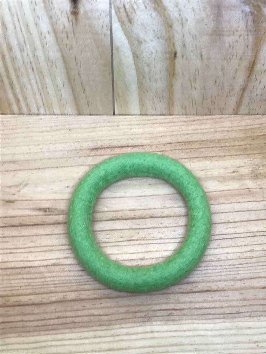 Green Felt Bracelet. (430)