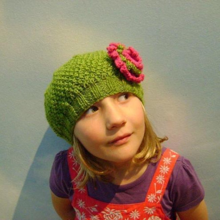 Girls Beanie Hat in Green & Strawberry Pink Size Small 2 to 4 years