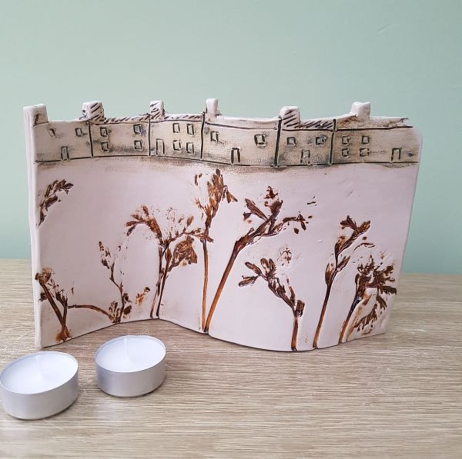 Cottages in The Meadow Ceramic Curve
