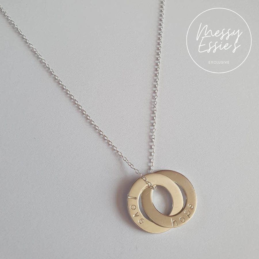 Interlocking rings necklace 