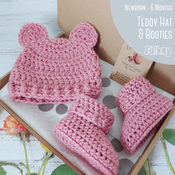 Crochet Baby Teddy Bear Hat & Booties Set 