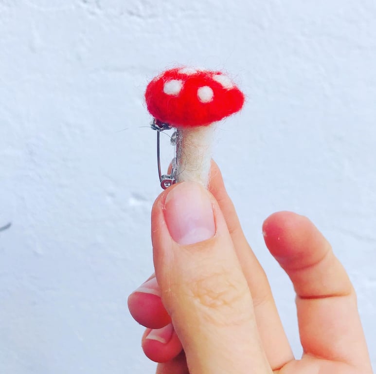 Toadstool brooch, toadstool pin, mushroom brooch, mushroom gift
