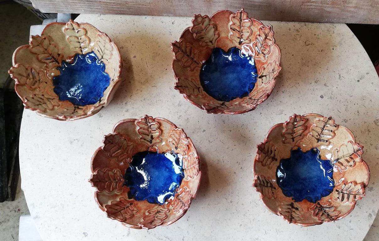 Flower shaped ceramic desert bowls