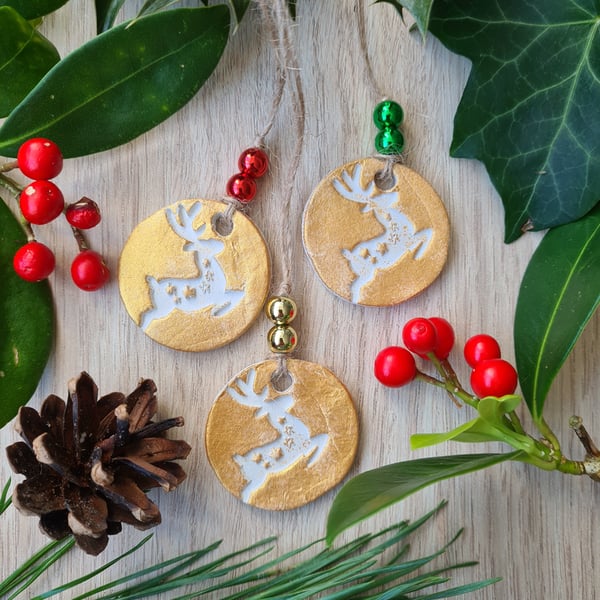 Christmas decorations 3 reindeer choice of bead colour