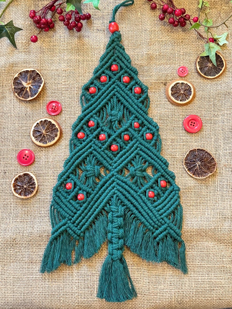Macrame Christmas Tree Wall Hanging, includes Fere UK delivery