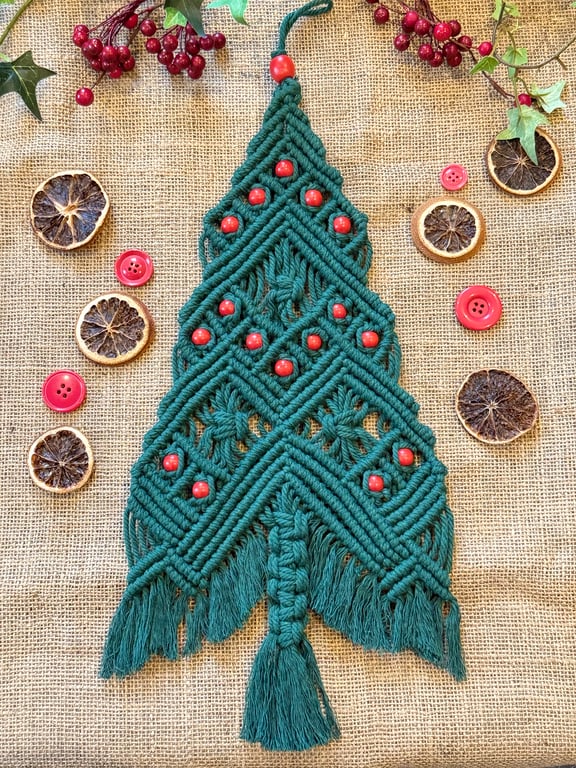 Macrame Christmas Tree Wall Hanging, includes Fere UK delivery