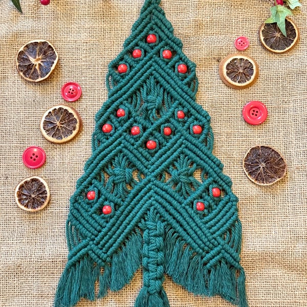Macrame Christmas Tree Wall Hanging, includes Fere UK delivery
