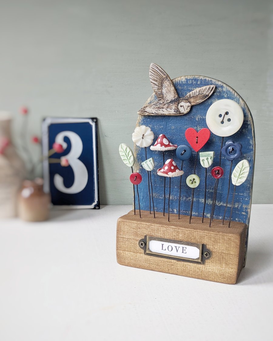 Wildlife Garden with Owl in Wood and Clay