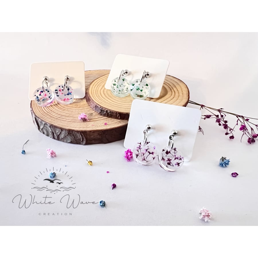 Handmade floral dainty stud earrings with real dried flowers 