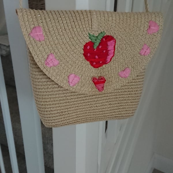 Straw bag, hand embroidered with a juicy strawberry and cute hearts