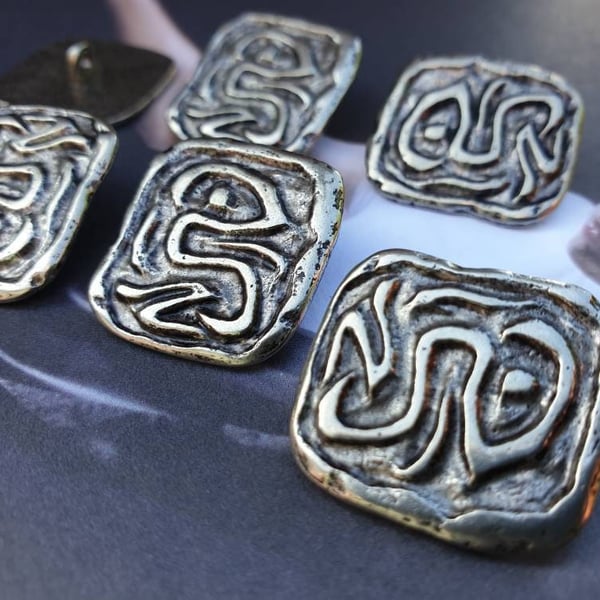1" 25mm 40L Rare Buttons Antique Silver