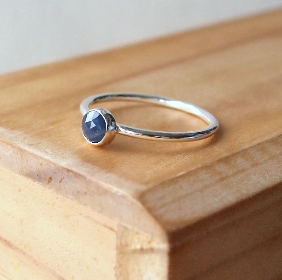 Sapphire Ring in Silver with Rose Cut Facet Sapphire