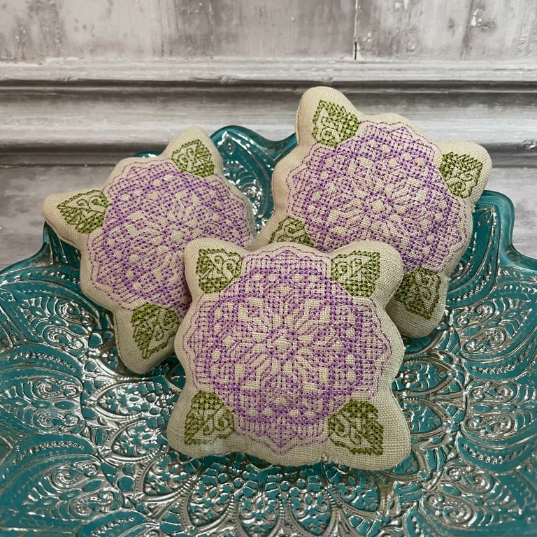 Hydrangea Bowl Filler by Carolee Crafts SY 0001