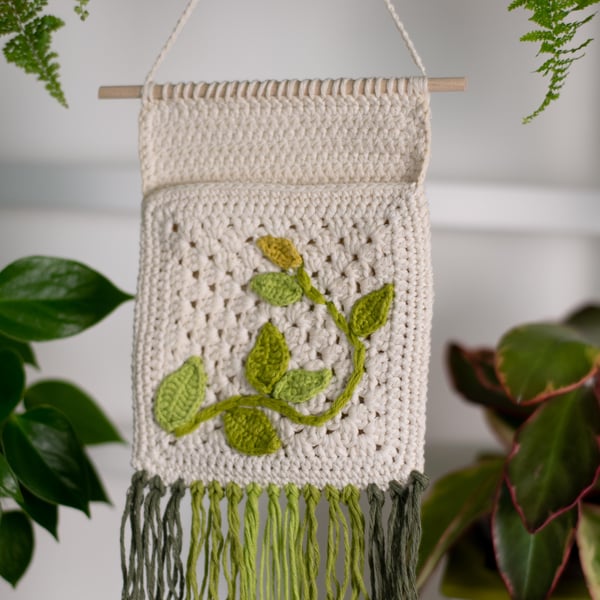 Crochet Wall Pocket Hanging