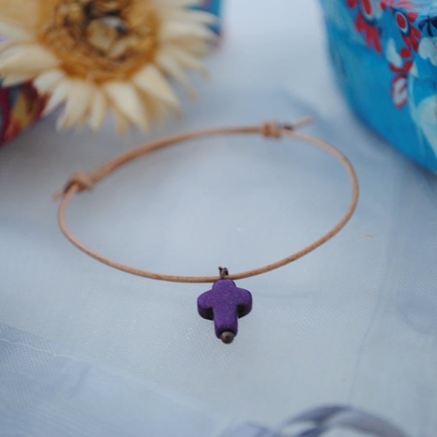 Friendship Bracelet-Leather & Howlite Cross (purple)