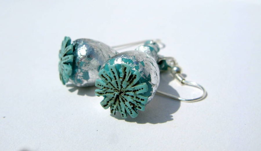 Poppy seed head dangle rattle earrings