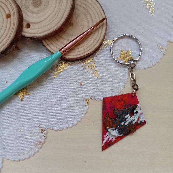 Wooden kite shaped ghost keyring 