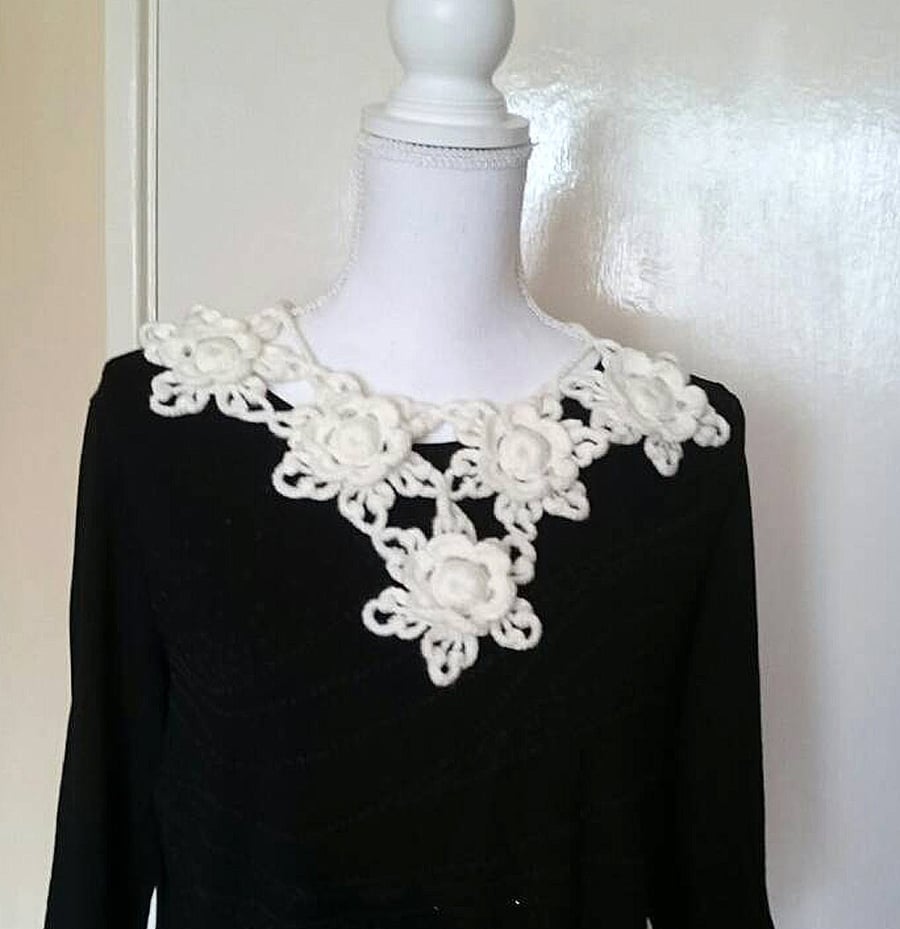 Crochet white flower triangle collar -decorative white flowered necklace