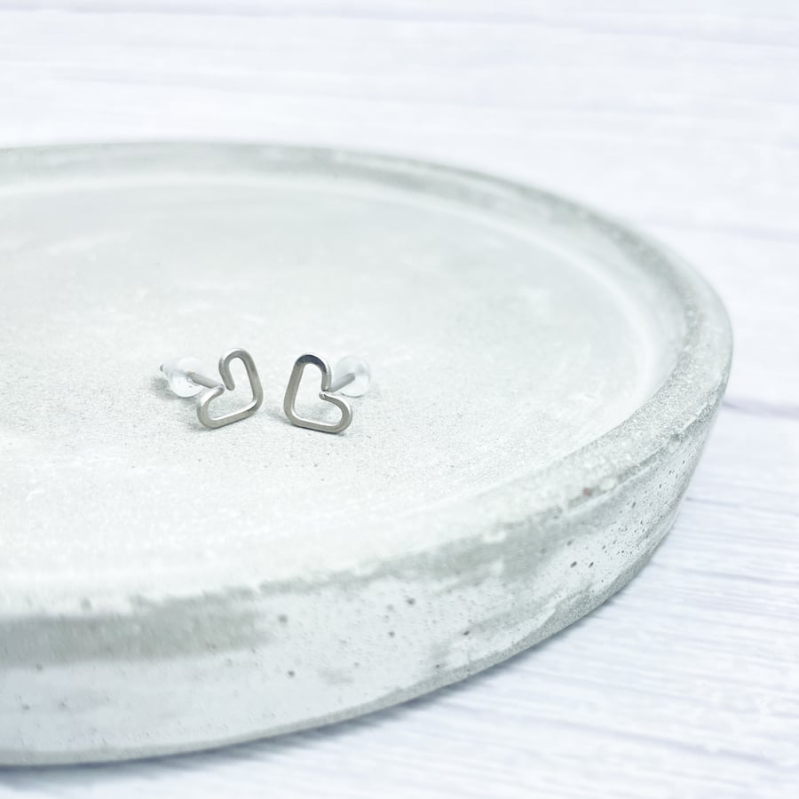 Titanium heart shaped hypoallergenic stud earrings