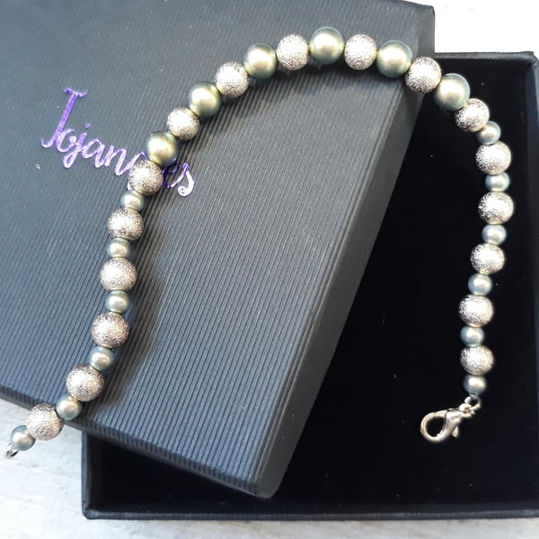 SWB06 Swarovski pearl and stardust bracelet