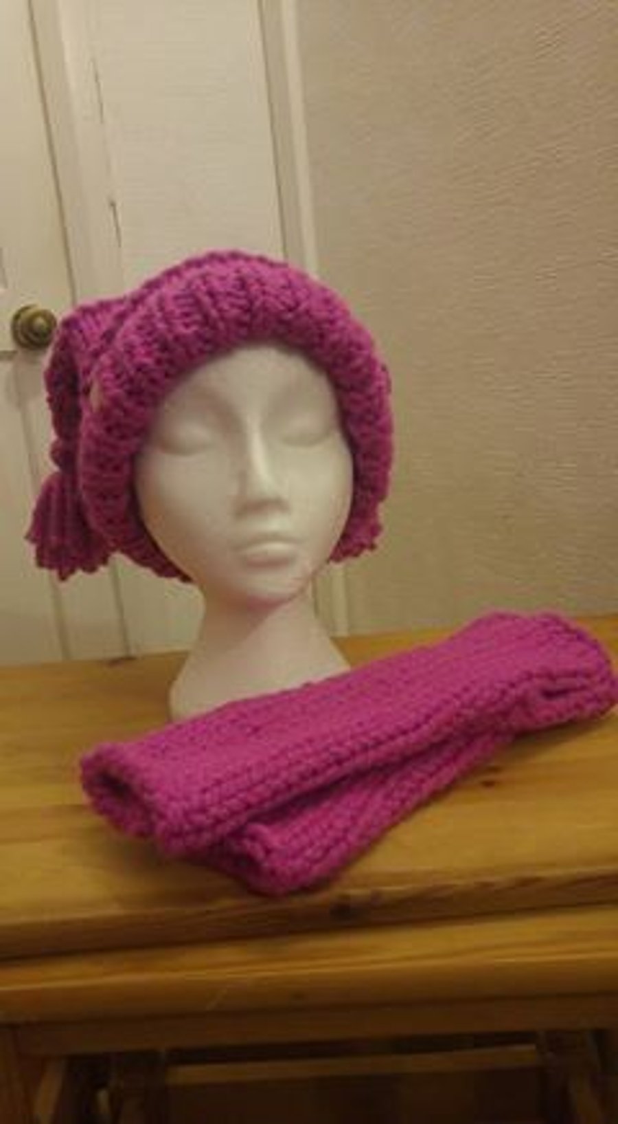 Ladies hat and super chunky  fingerless mittens sets