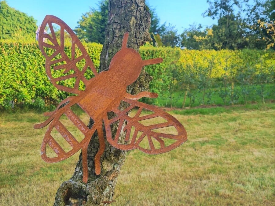 Rusted Metal Bee 3D Large Rusted Garden Art Rusty Outdoor Ornaments Metal 
