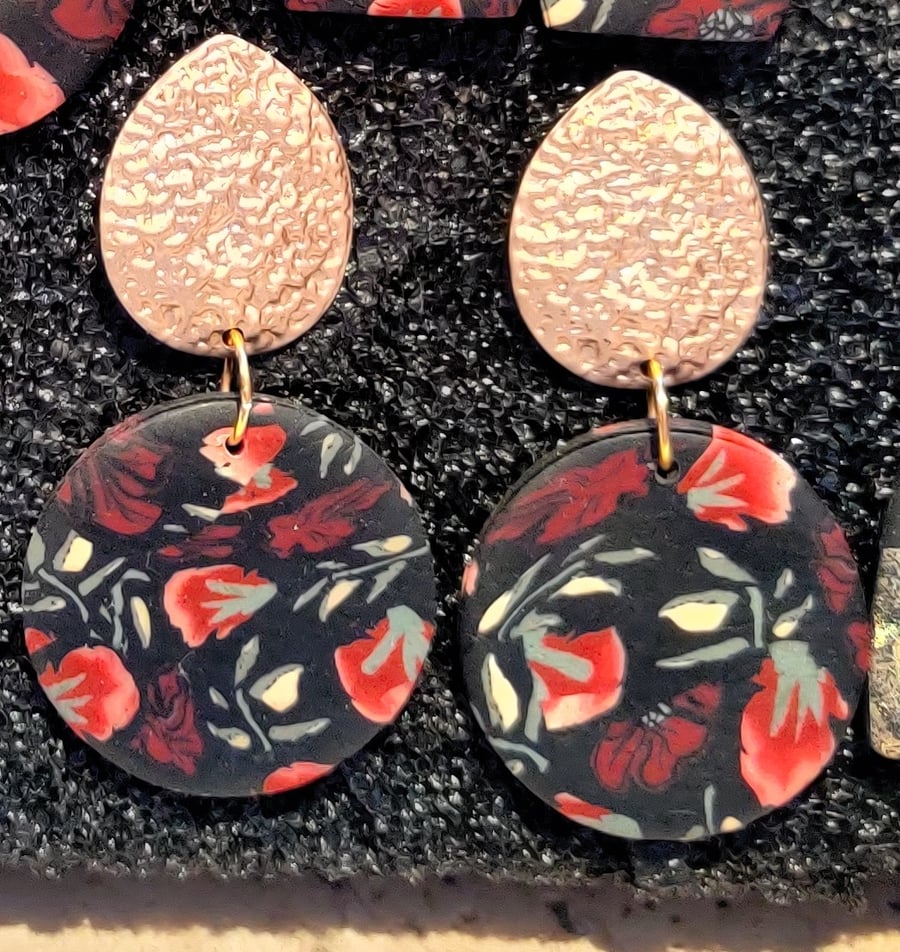 Winter floral arch circle dangle earrings 