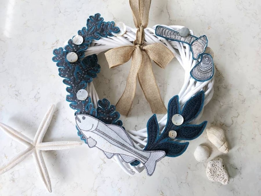 Under the Sea Wicker Wreath with Freemtion Sewn Decorations
